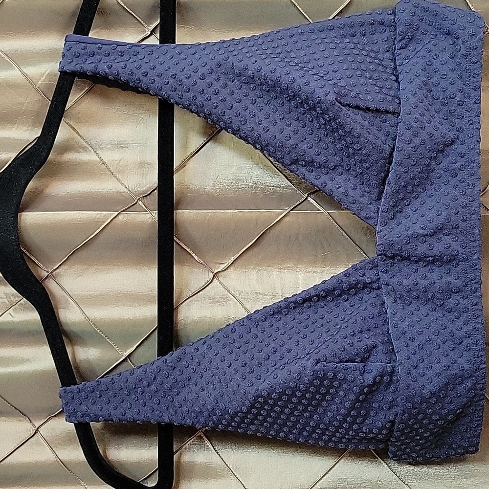 EUC- Cupshe Deep-V Neck Bikini Top - Picture 4 of 5
